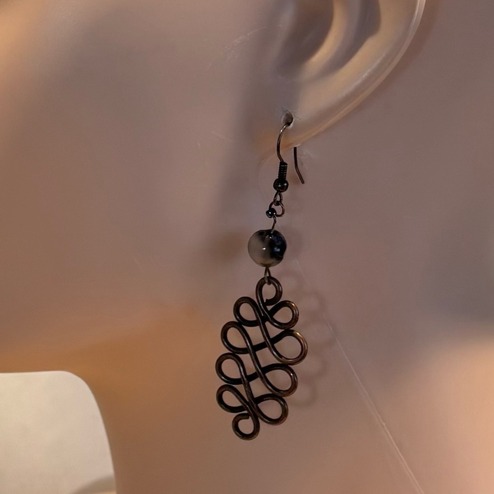 Celtic Knot Antique Copper Wire Wrap Dangle Earrings with Agate Beads - Picture 13 of 15